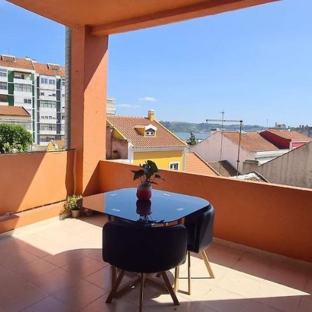 Apartmán Relax In Lisbon For 4 People With Terrace And Parking Exteriér fotografie