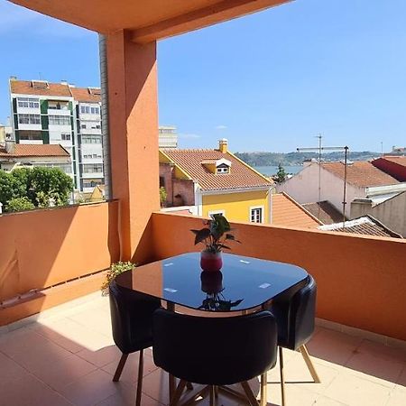 Apartmán Relax In Lisbon For 4 People With Terrace And Parking Exteriér fotografie