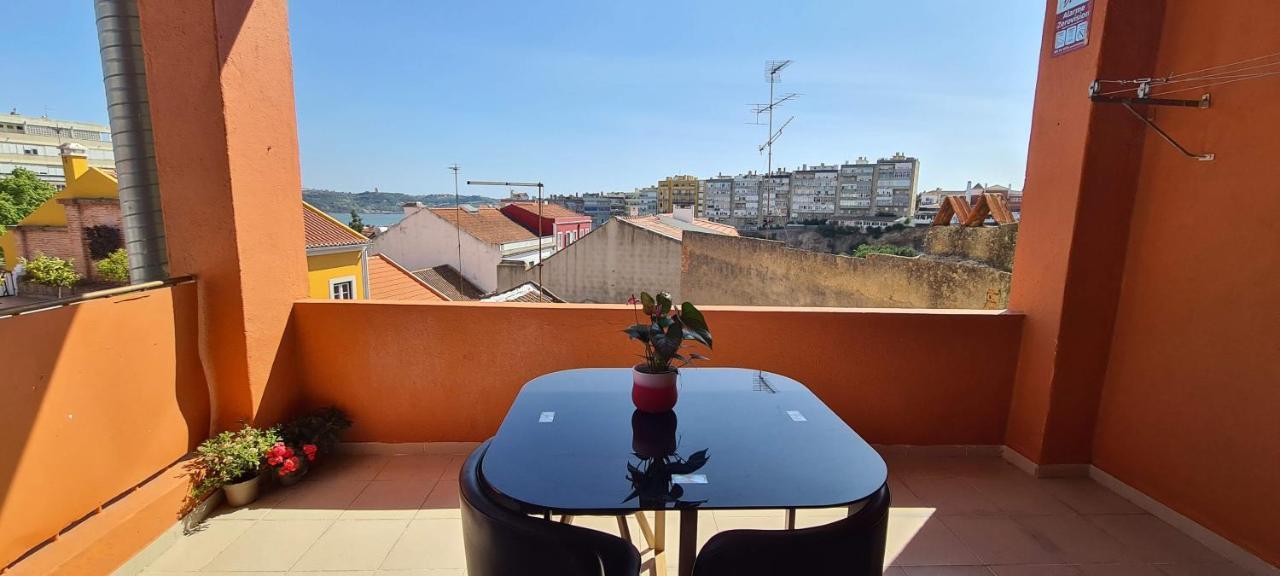 Apartmán Relax In Lisbon For 4 People With Terrace And Parking Exteriér fotografie